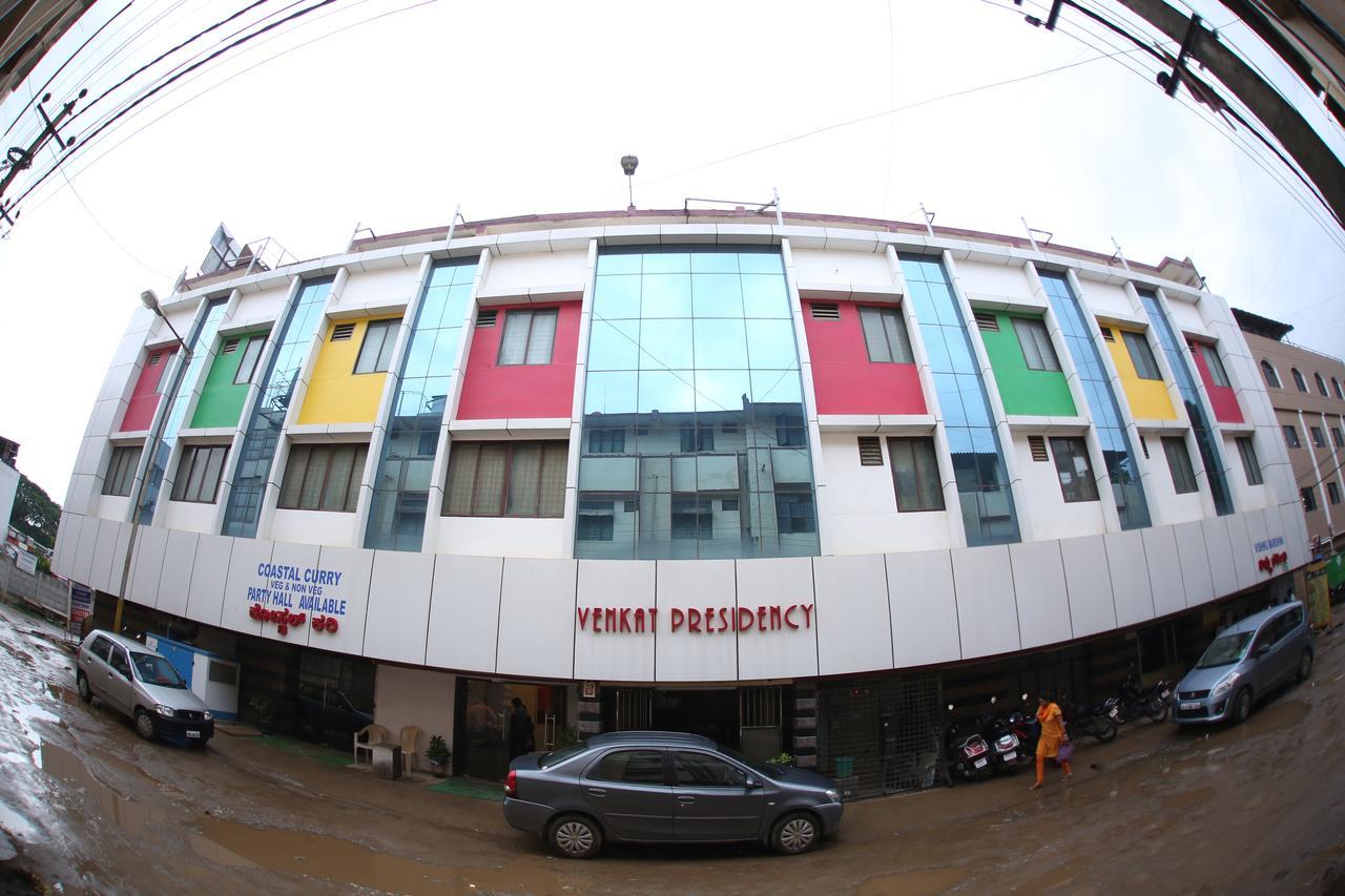 העיר בנגלור Hotel Venkat Presidency מראה חיצוני תמונה