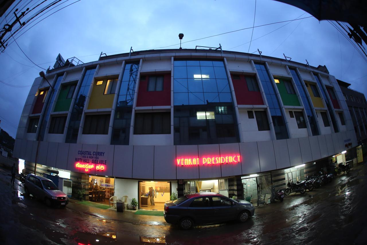 העיר בנגלור Hotel Venkat Presidency מראה חיצוני תמונה
